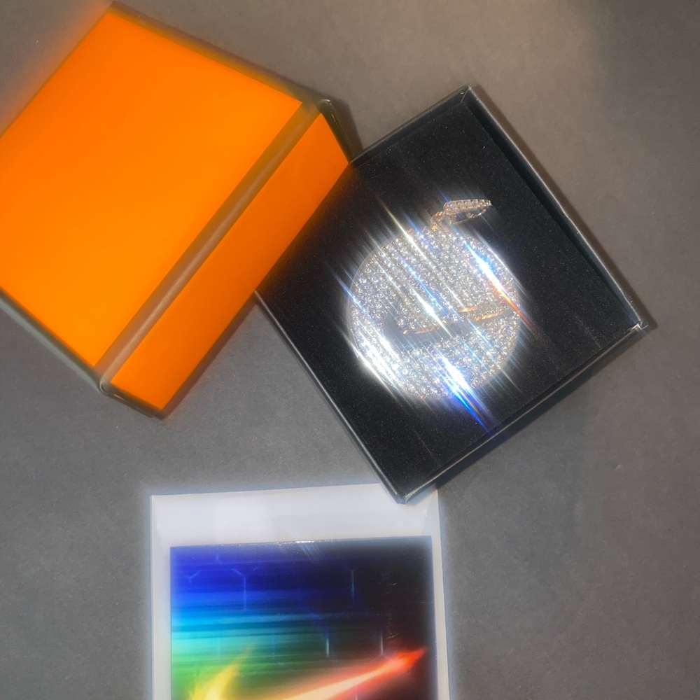 NIKE PENDANT PAVE ENCRUSTED & PROMO NIKE MAGNET BOXED NEW AMAZING !!!